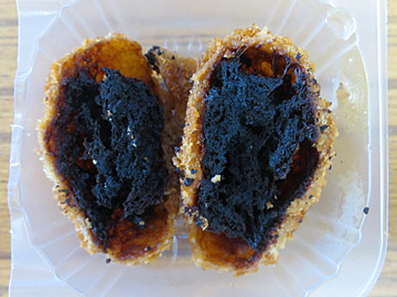 【コロッケ】 （熱のかかり過ぎにより中具が焦げている）