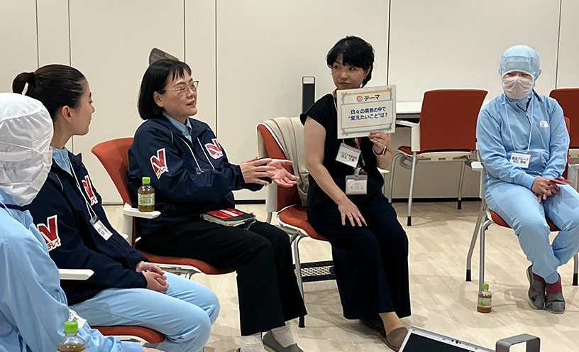 役員と従業員の対話機会「あぐら」の実施