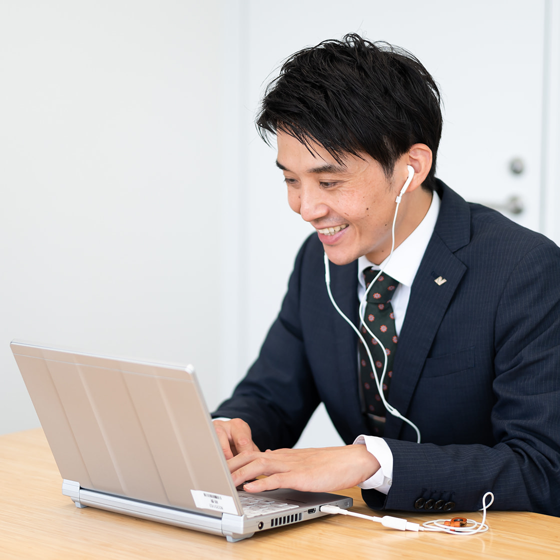 生産統括部 海外生産管理部 海外工場管理第一グループ　杉山 輝