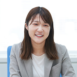 商品開発部 第二ユニット 食肉グループ　守田 美保　2019年入社